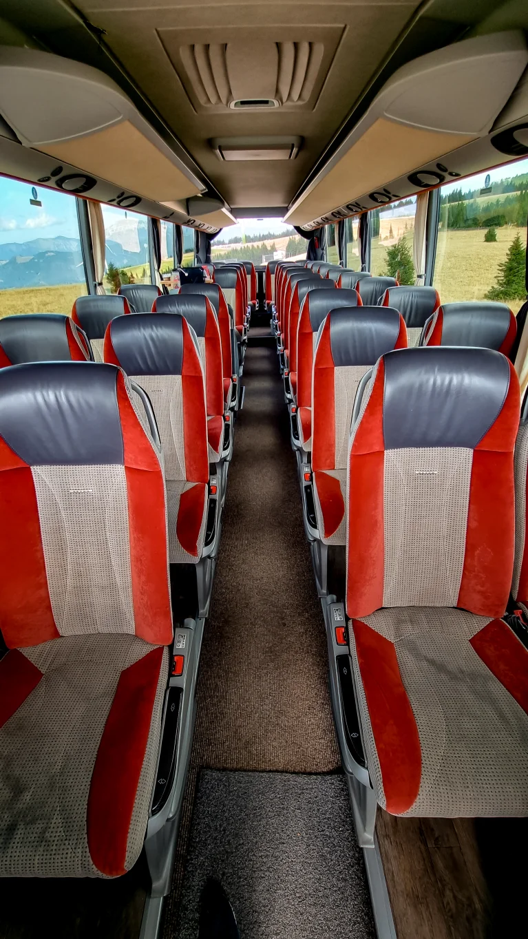 Maierhofer Reisen Bus Innenraum Komfortsitze